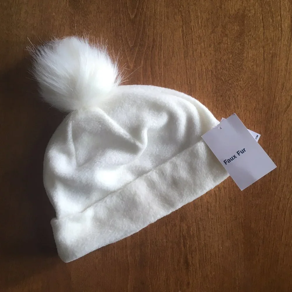 Old Navy white pompom hat S/M NWT